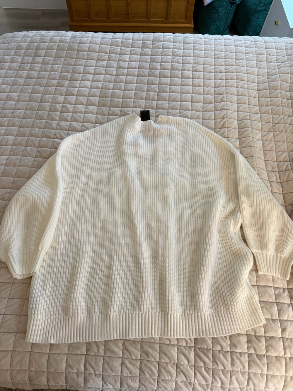 NWT Torrid Crewneck Sweater with Green 'Lucky You' Script - Picture 3 of 3